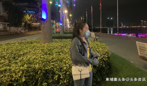 金边一美女有心事在公园散心，被人摸走500美元现金